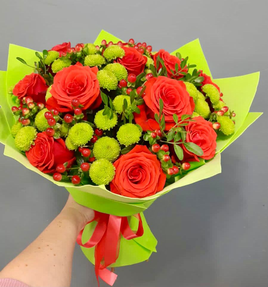 Букет цветов из: Хризантемы и Розы в Богословке Пензенской области