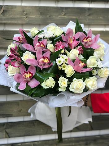 Букет цветов из: Розы и Хризантемы в Богословке Пензенской области