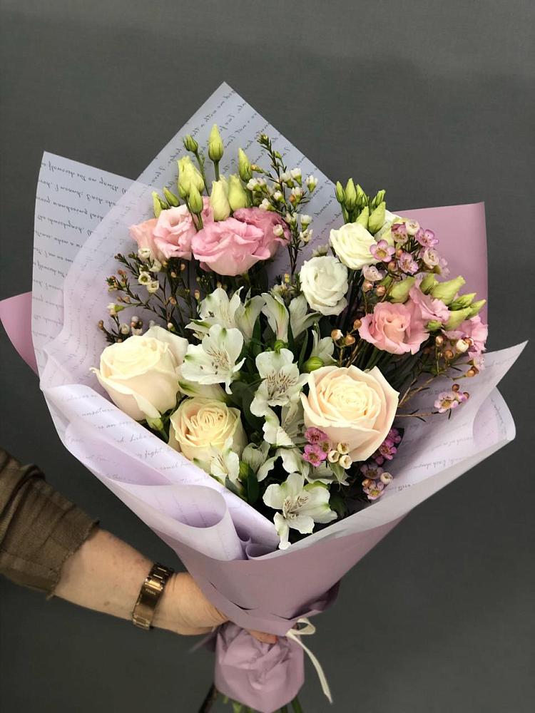 Букет цветов из: Альстромерии, Розы и Лизиантусы в Богословке Пензенской области