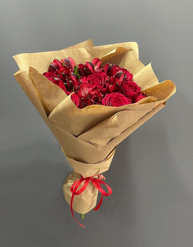 Букет цветов из: Альстромерии и Розы в Богословке Пензенской области