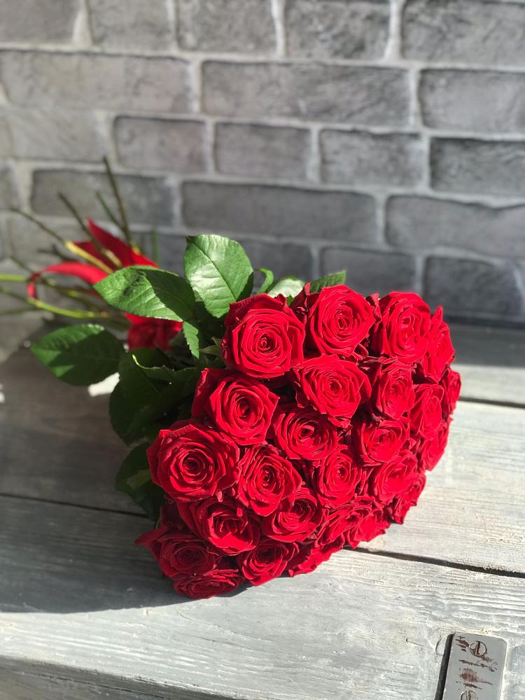 Букет Красные розы Фридом в Богословке Пензенской области