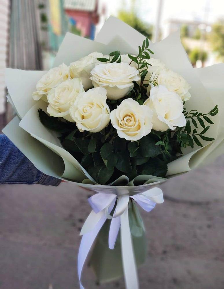 Букет Белые розы Проуд в Богословке Пензенской области
