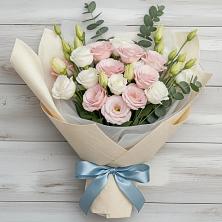 Букет цветов из:  Лизиантусы в Богословке Пензенской области
