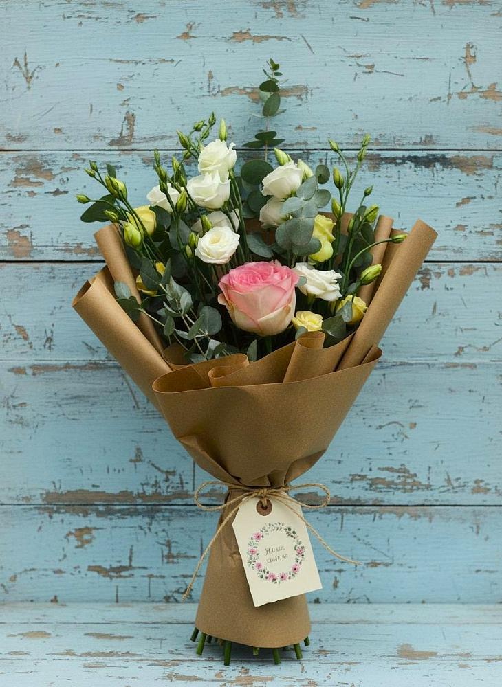 Букет цветов из: Розы и Лизиантусы в Богословке Пензенской области