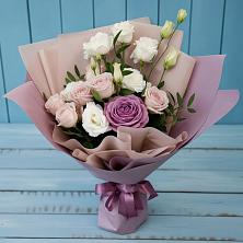 Букет цветов из:  Розы и Лизиантусы в Богословке Пензенской области