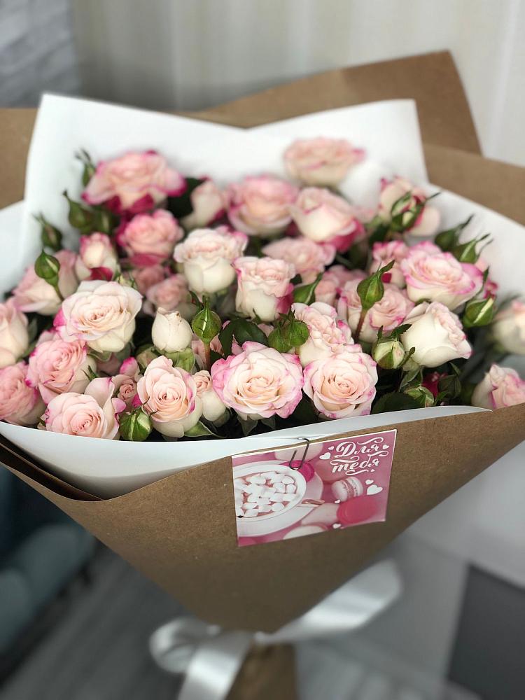 Букет цветов из: Розы в Богословке Пензенской области