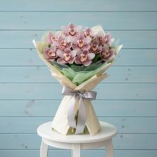Букет цветов из:  Орхидеи и Розы в Богословке Пензенской области