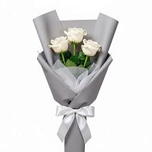 Букет 3 белые розы в Богословке Пензенской области