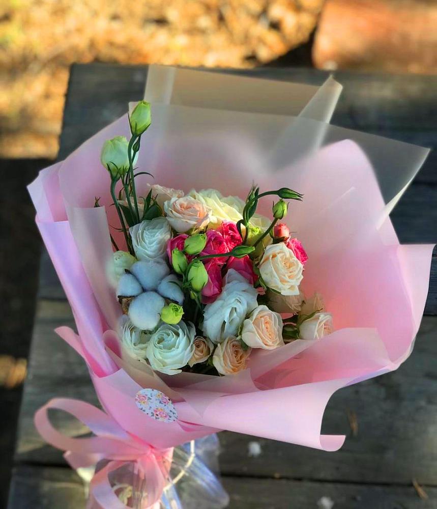 Букет цветов из: Розы и Лизиантусы в Богословке Пензенской области