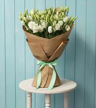 Букет цветов из:  Лизиантусы в Богословке Пензенской области