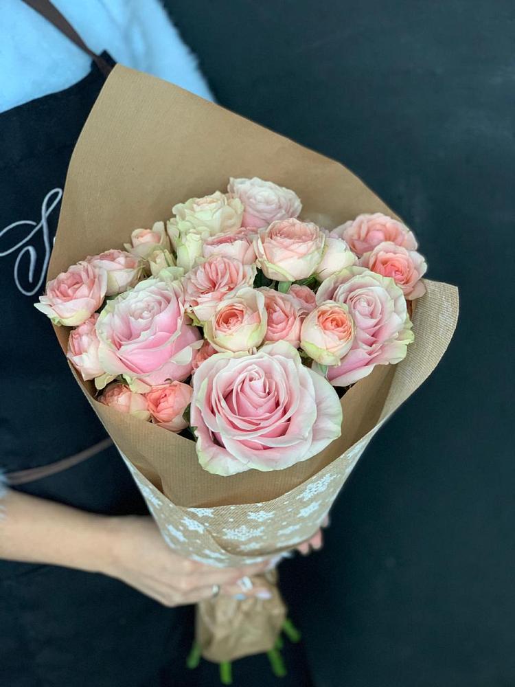 Букет цветов из: Хризантемы и Розы в Богословке Пензенской области