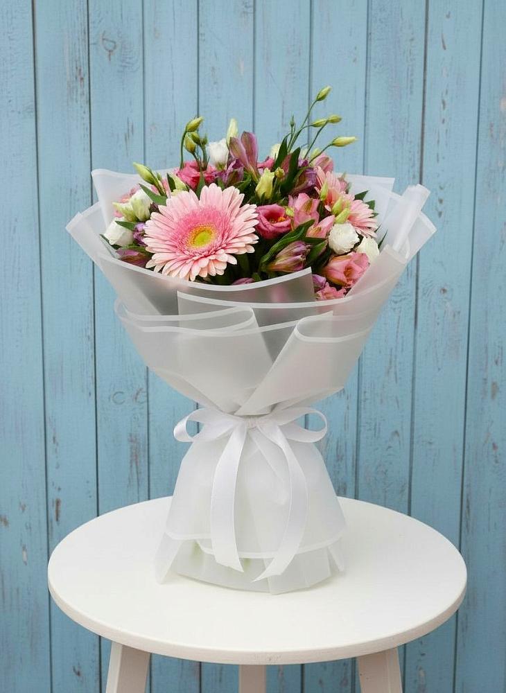 Букет цветов из: Герберы, Альстромерии и Лизиантусы в Богословке Пензенской области