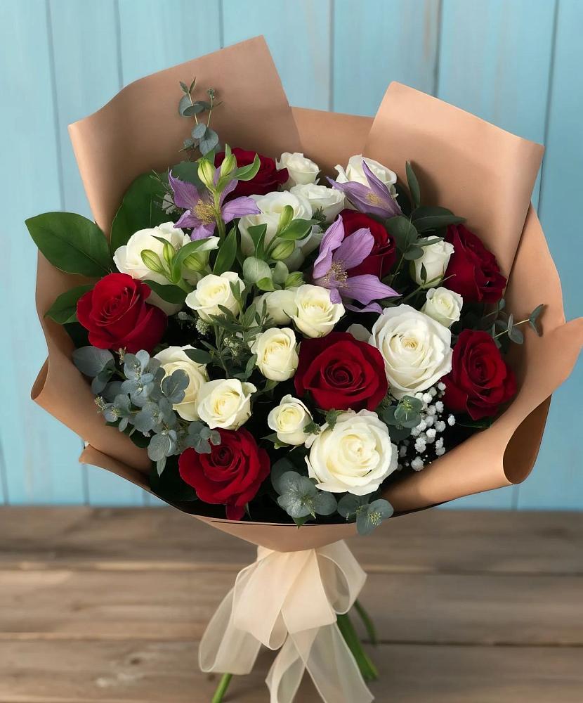 Букет цветов из: Розы и Альстромерии в Богословке Пензенской области