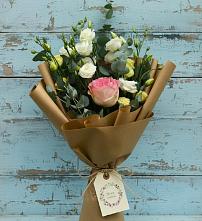 Букет цветов из:  Розы и Лизиантусы #REPLACE_PRED# Богословке Пензенской области