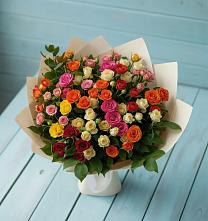 Букет Микс из разноцветных кустовых роз в Богословке Пензенской области